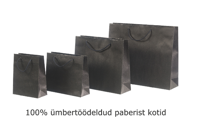 Melni ar rokām darināti maisiņi